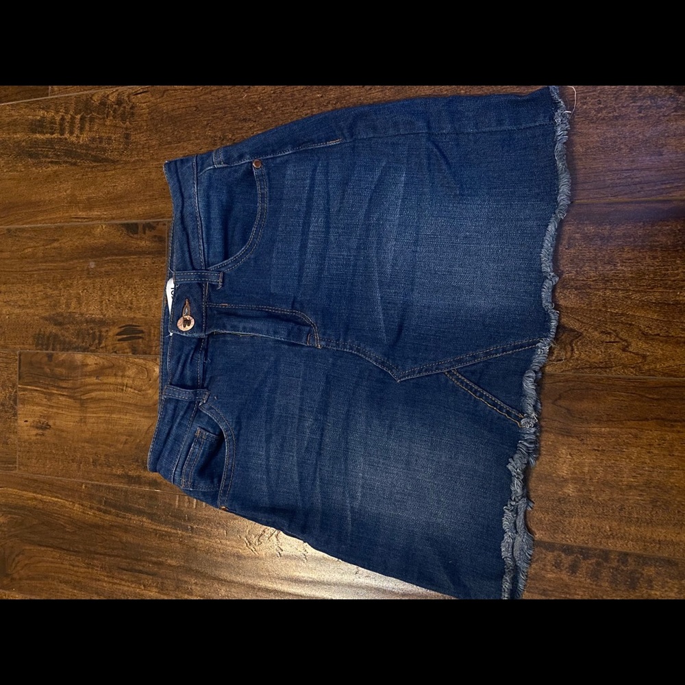 short jean/jegging skirt